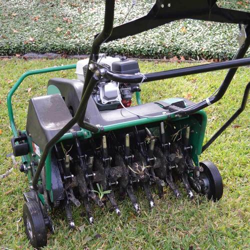 Aeration du terrain Spray Green